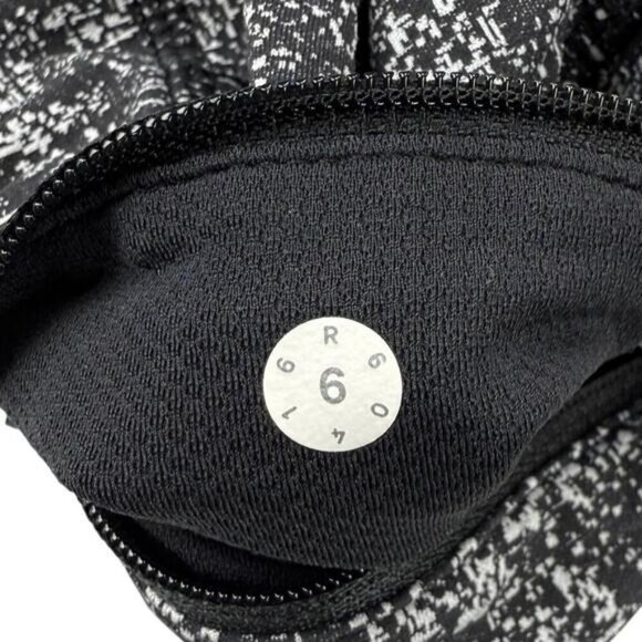 LULULEMON Pace Rival Crop Size 6 Power Luxtreme Suited Jacquard Black White - Picture 9 of 9